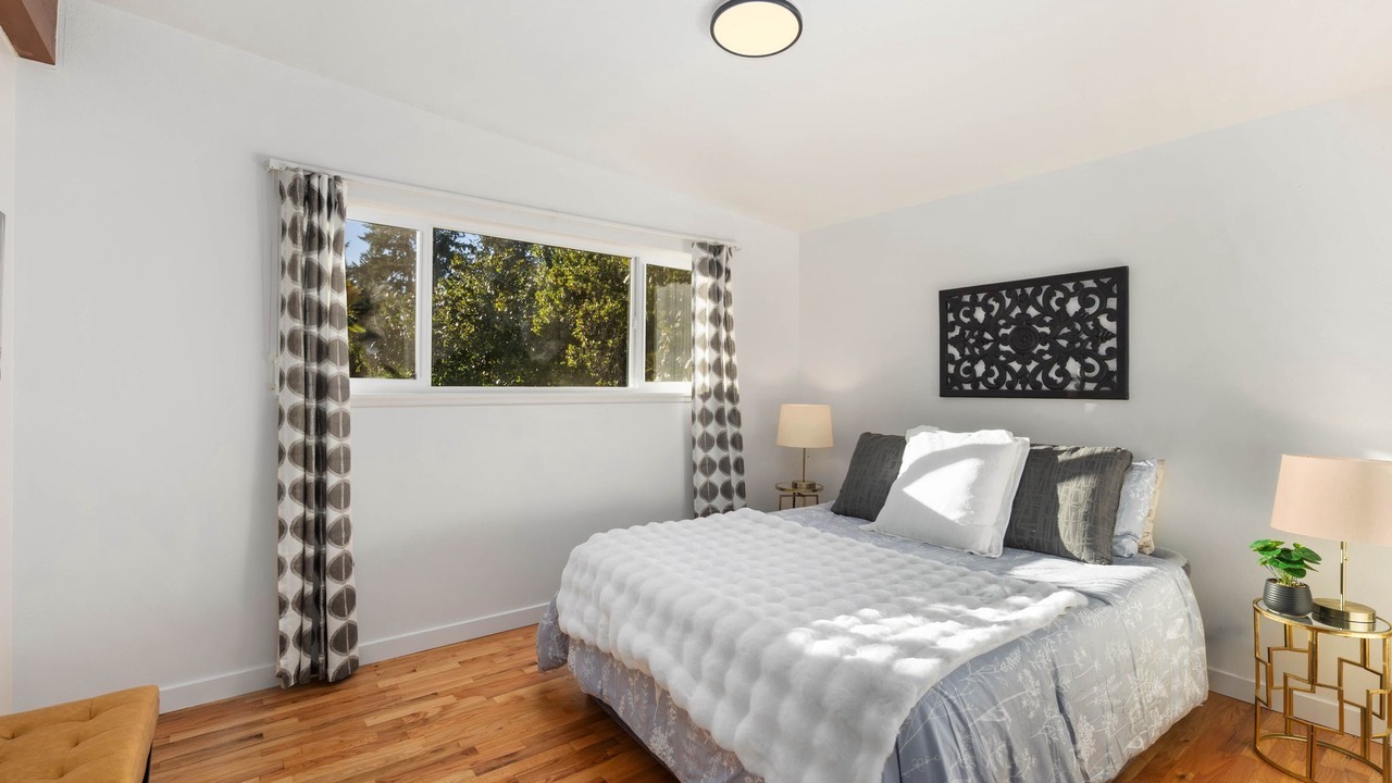 Photo of Bedroom in SeaTac