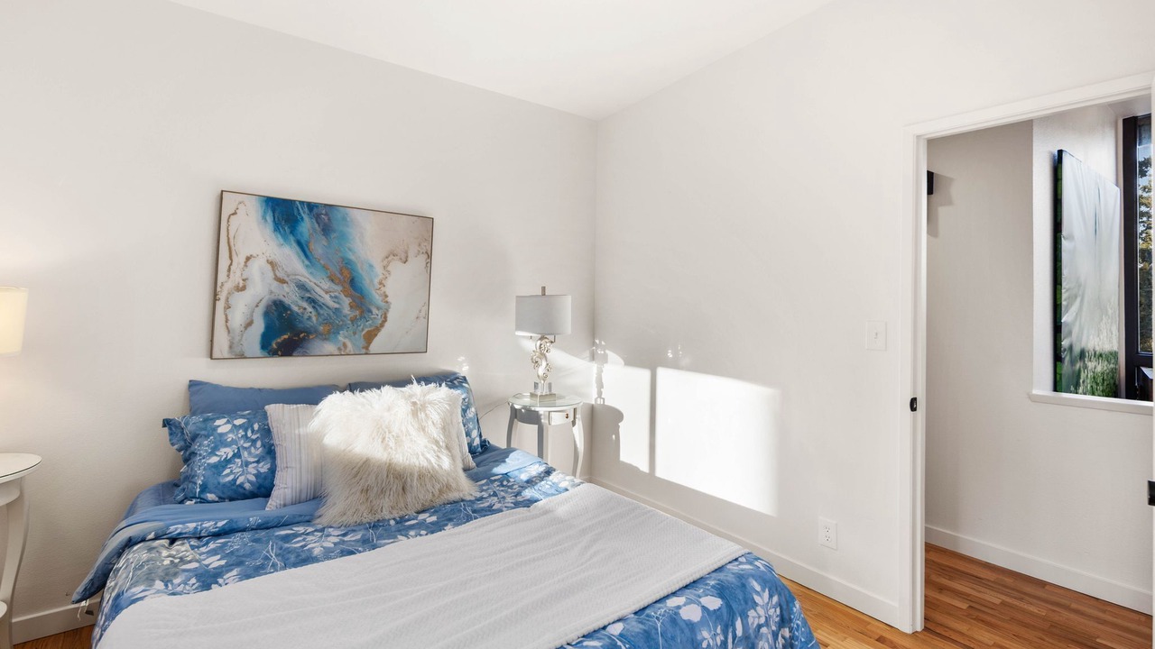 Photo of Bedroom in SeaTac