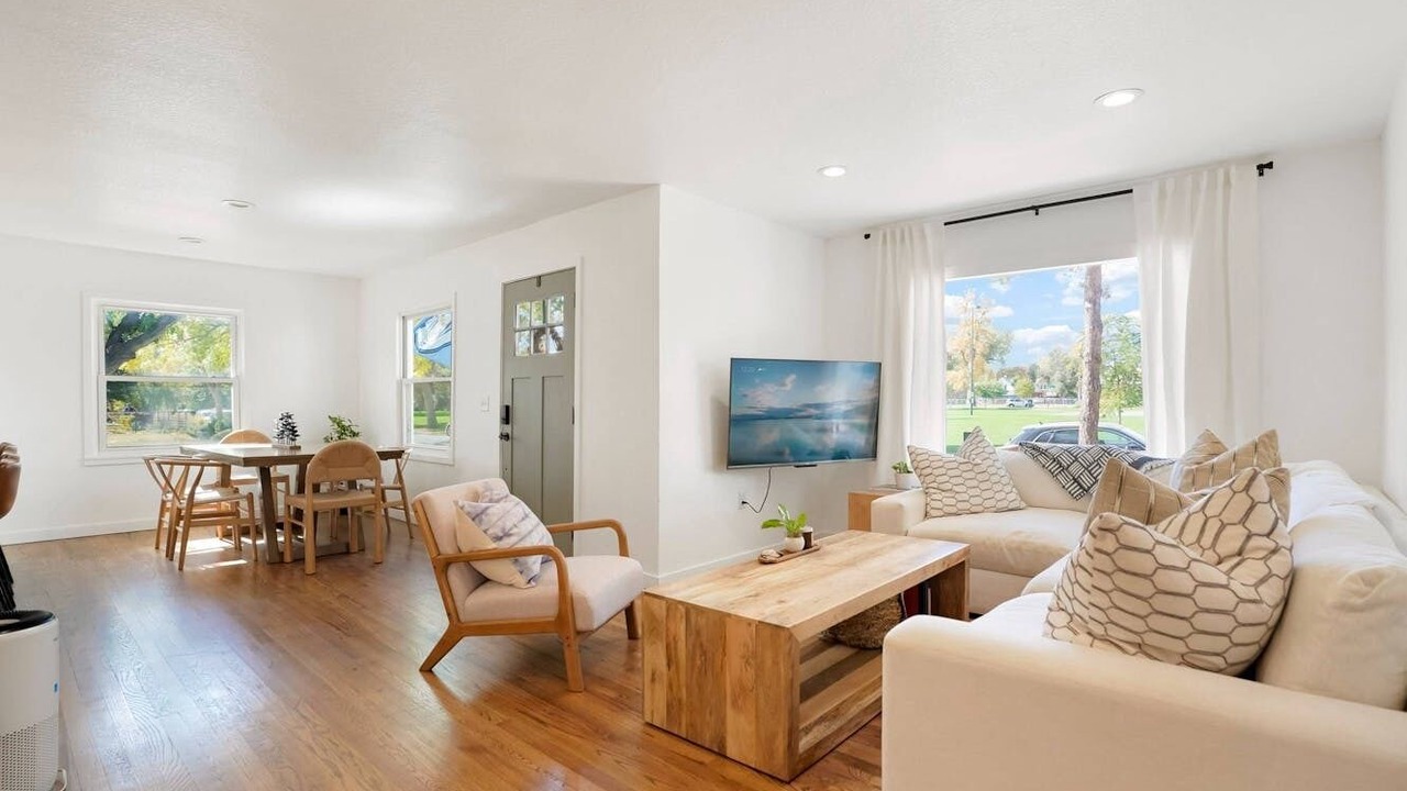 Photo of Livingroom in Sunnyside