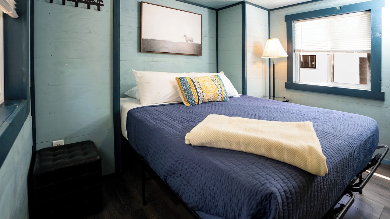 Photo of Bedroom in Lyons