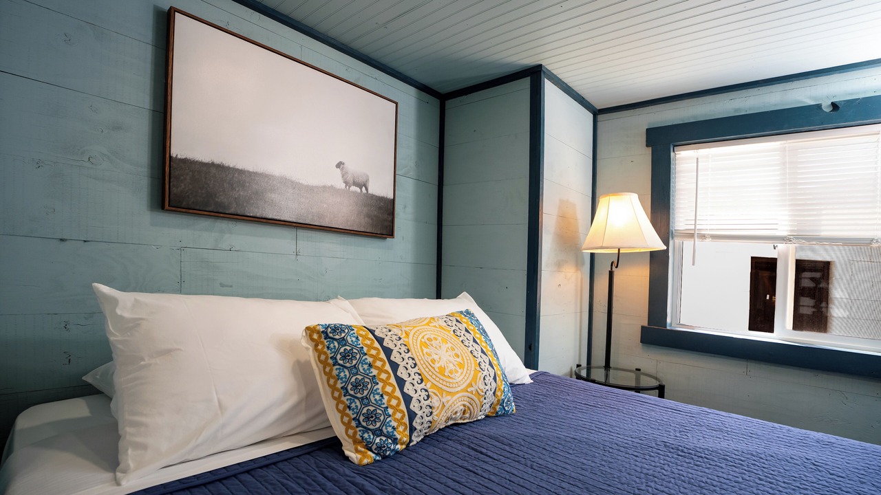 Photo of Bedroom in Lyons