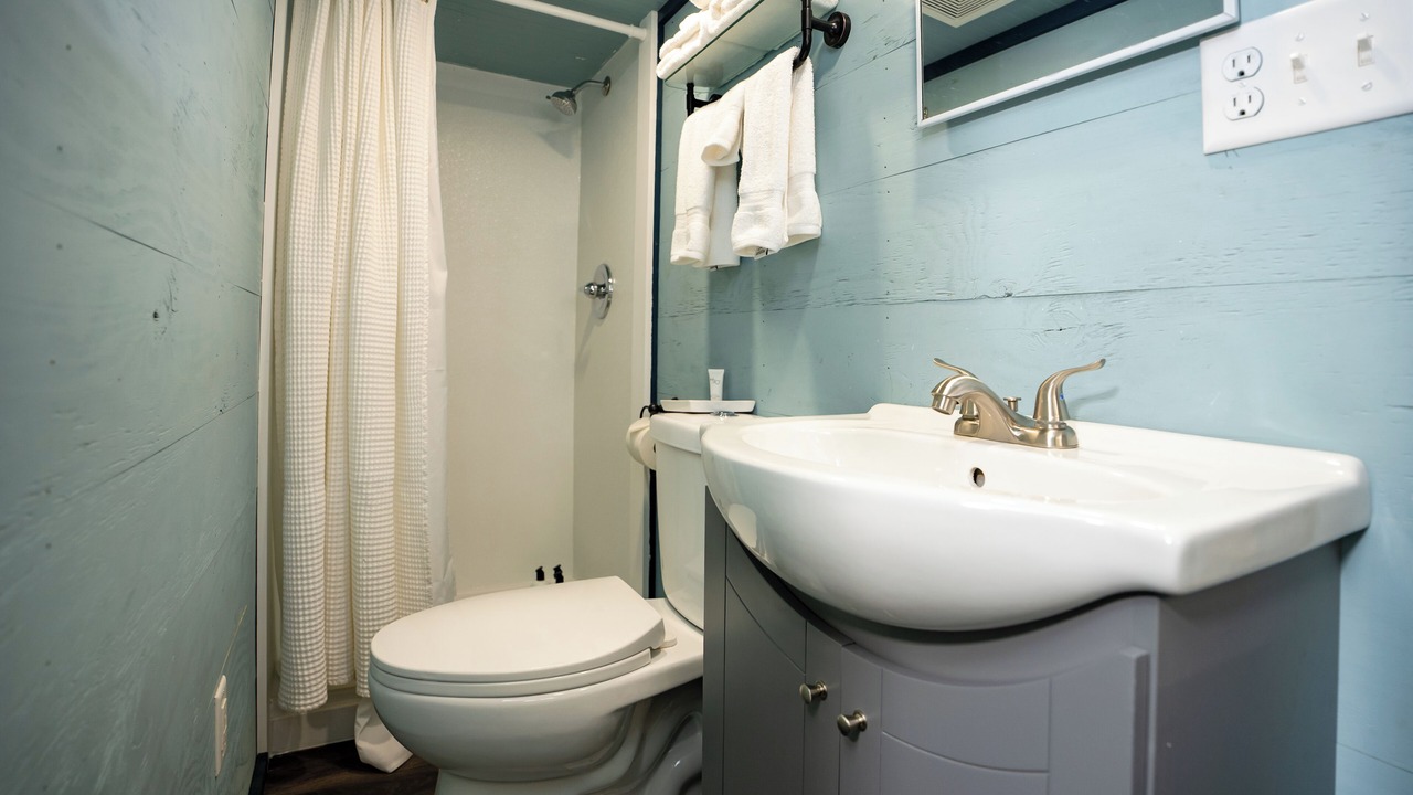 Photo of Bathroom in Lyons