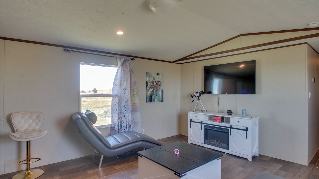Photo of Livingroom in Canadian County