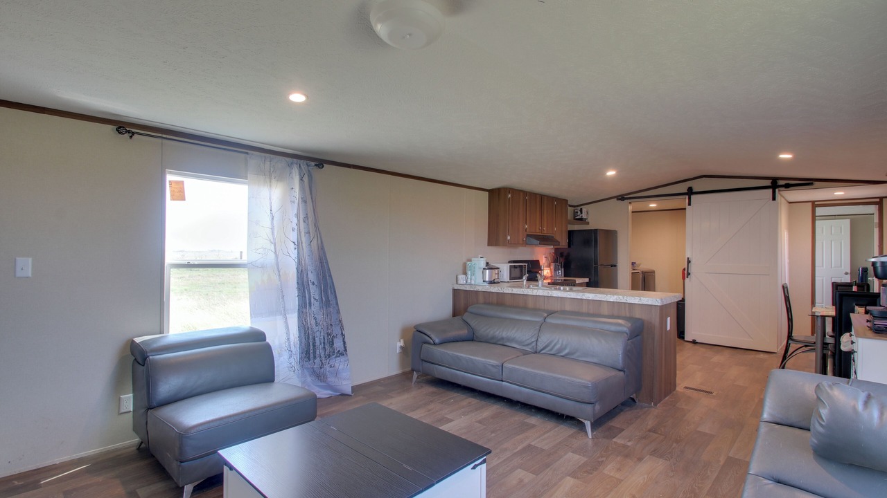 Photo of Livingroom in Canadian County