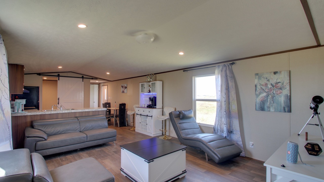 Photo of Livingroom in Canadian County