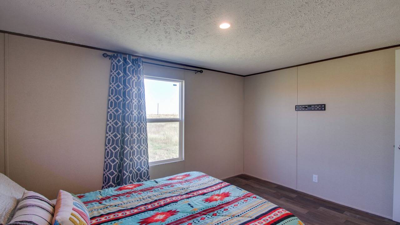 Photo of Bedroom in Canadian County
