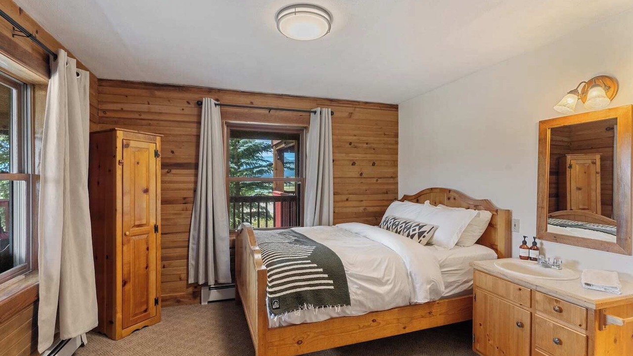 Photo of Bedroom in Clark