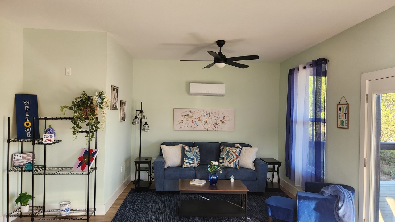 Photo of Livingroom in Graford