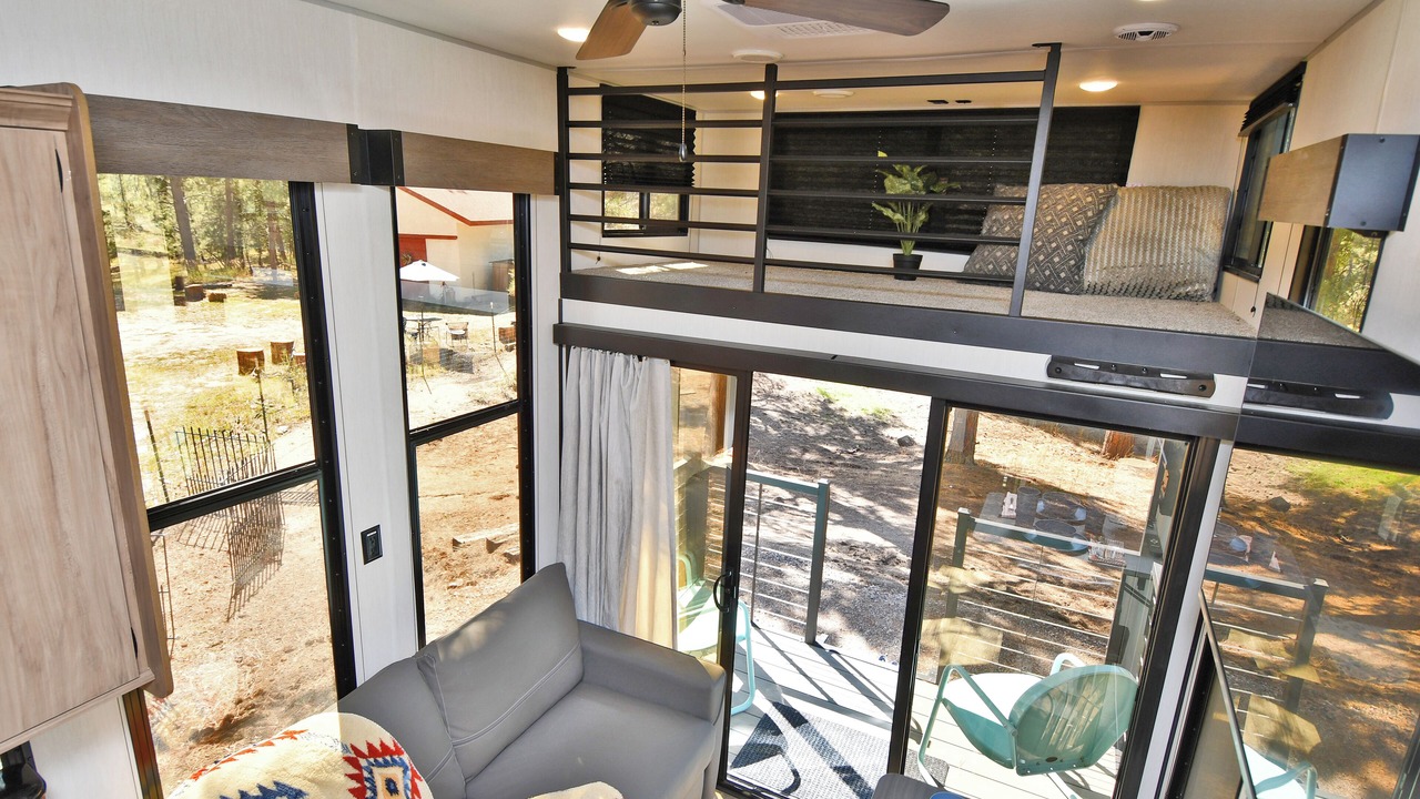 Photo of Livingroom in Elizabeth