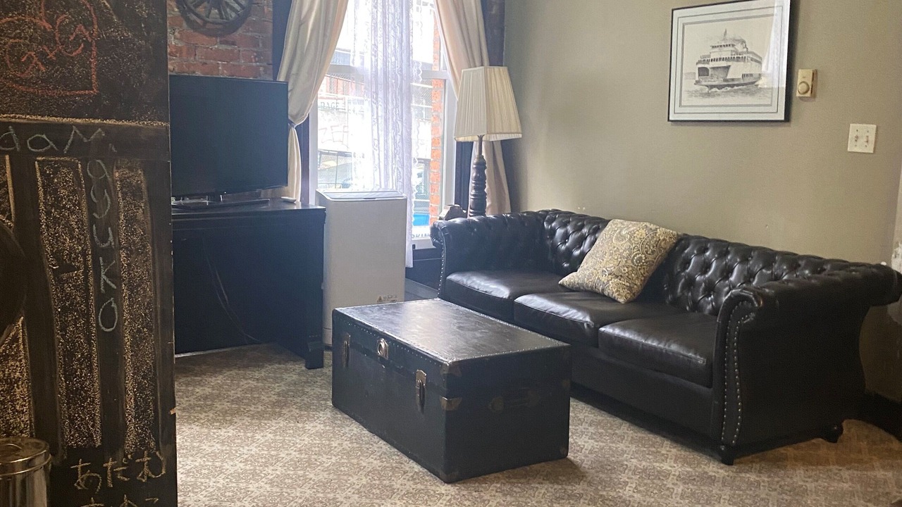 Photo of Livingroom in Pioneer Square