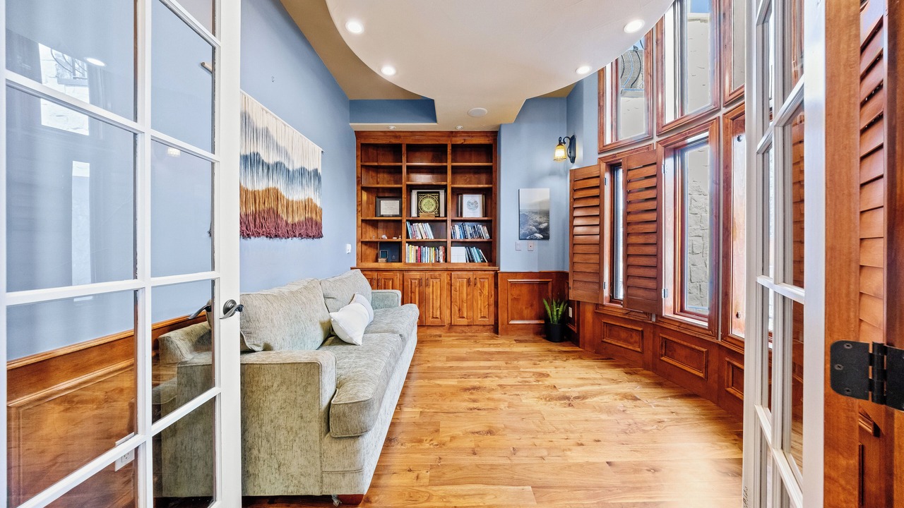 Photo of Livingroom in University Park
