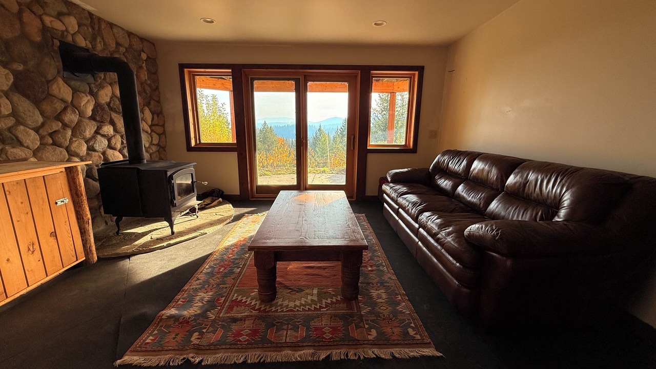 Photo of Livingroom in Newman Lake
