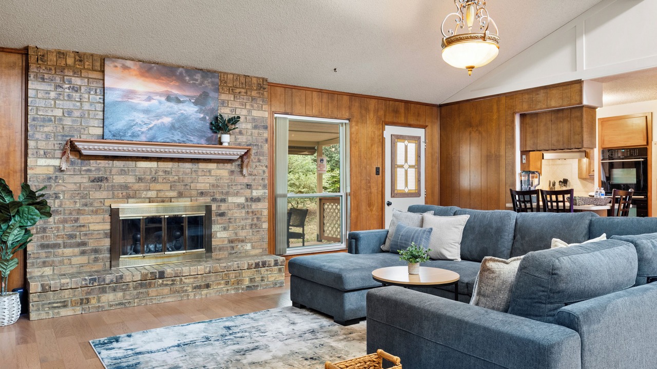 Photo of Livingroom in North Richland Hills