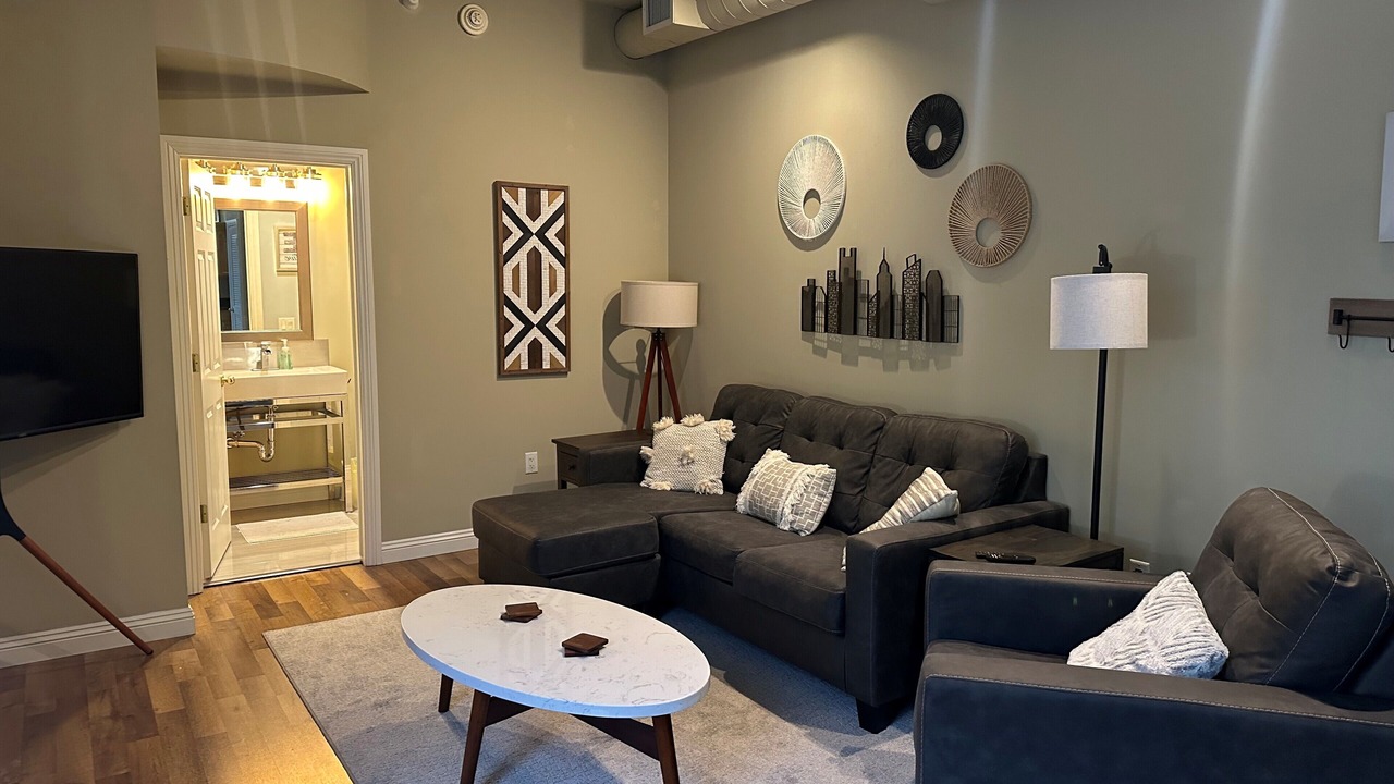 Photo of Livingroom in Downtown Lincoln
