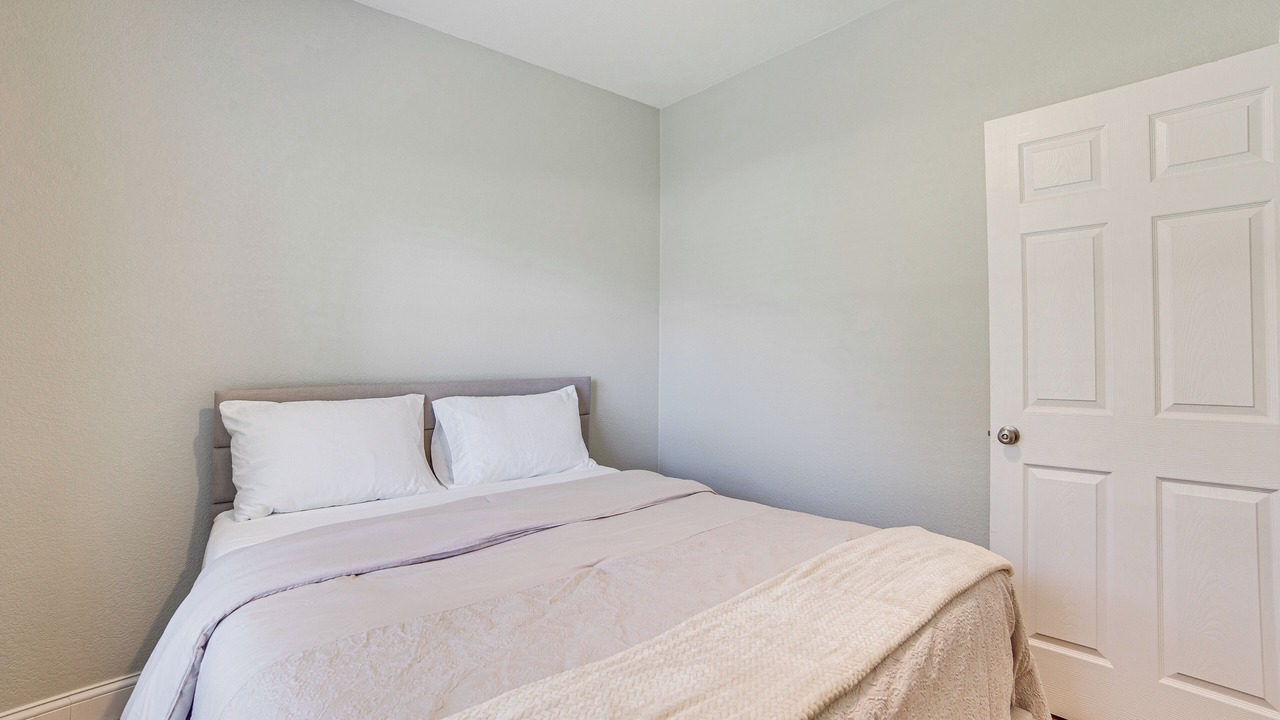 Photo of Bedroom in Oak Point