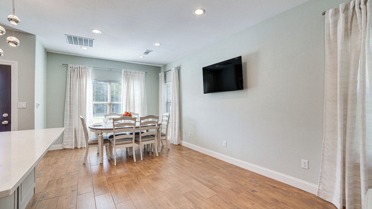 Photo of Livingroom in Oak Point