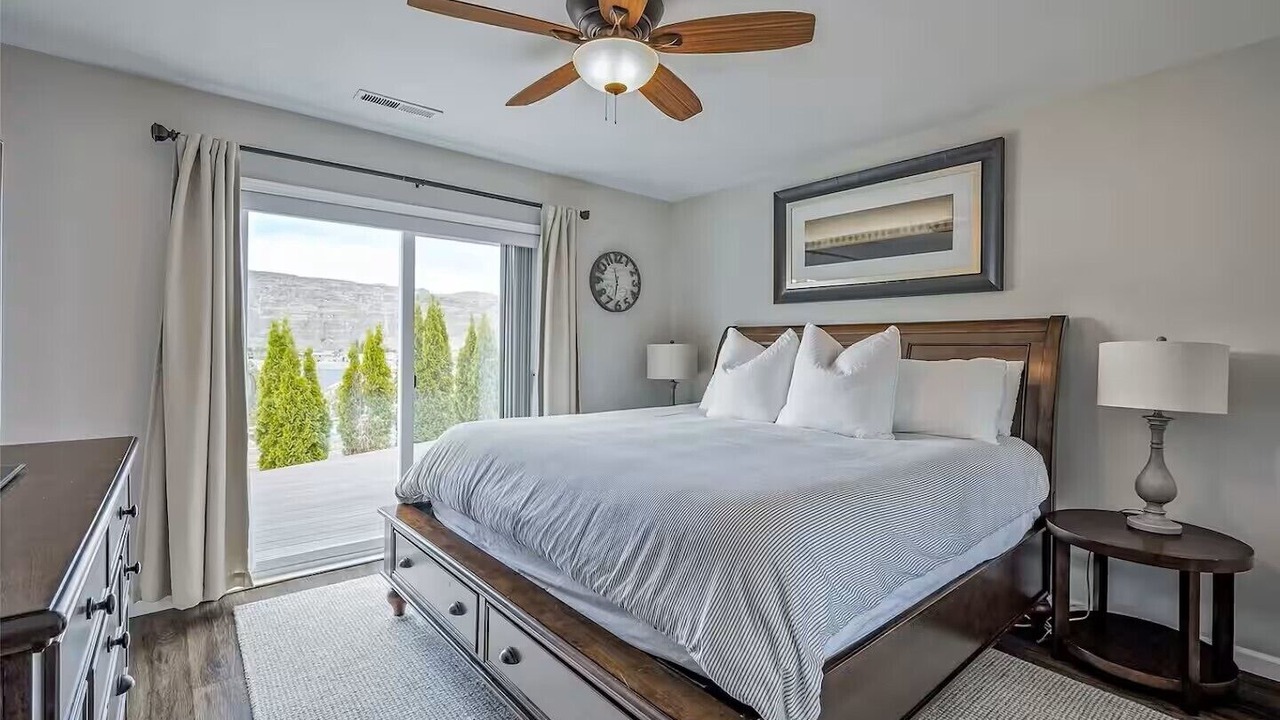 Photo of Bedroom in Sunland Estates