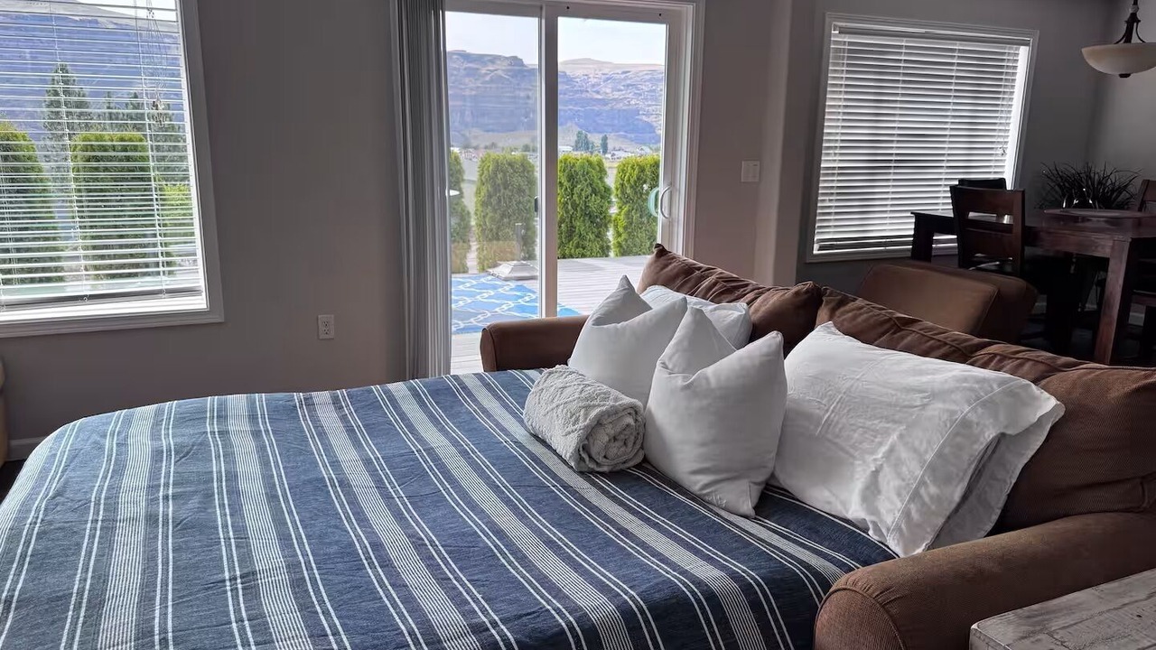 Photo of Bedroom in Sunland Estates