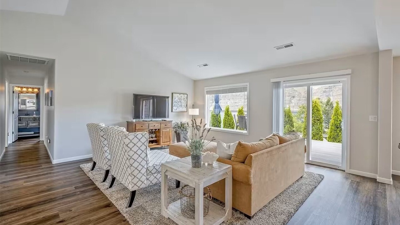 Photo of Livingroom in Sunland Estates
