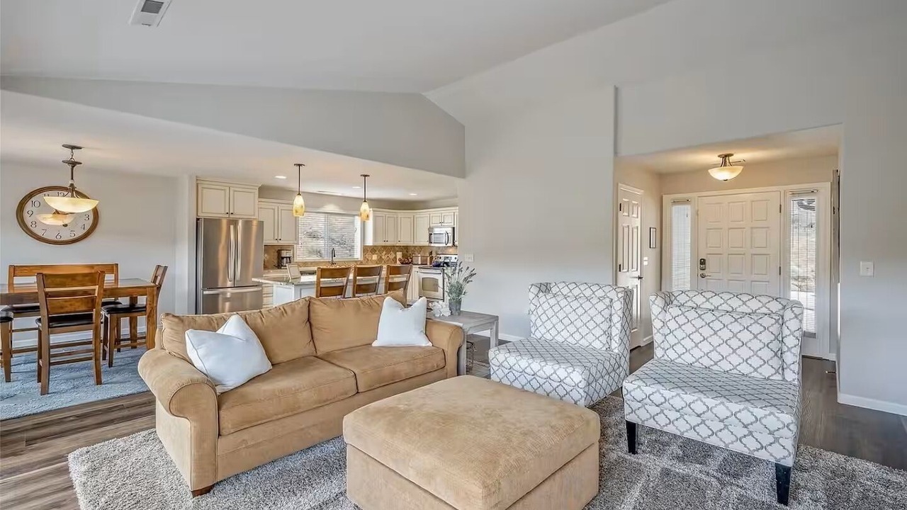 Photo of Livingroom in Sunland Estates