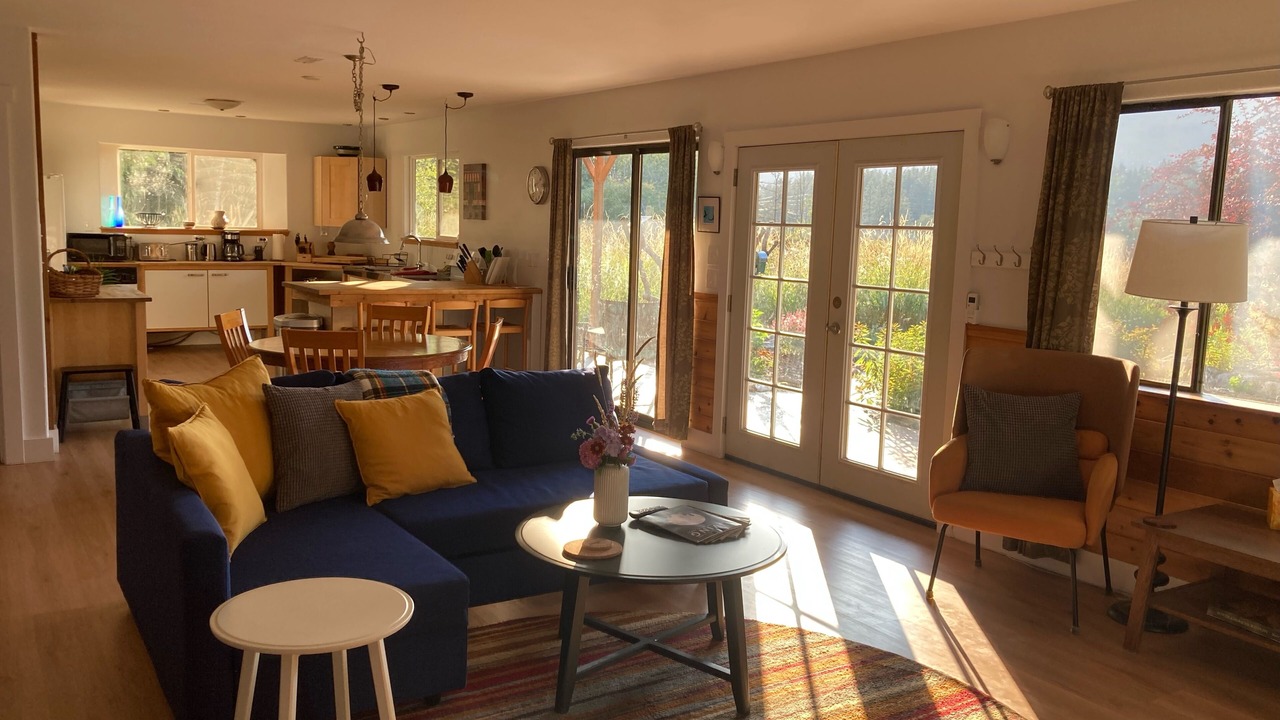 Photo of Livingroom in Eastsound