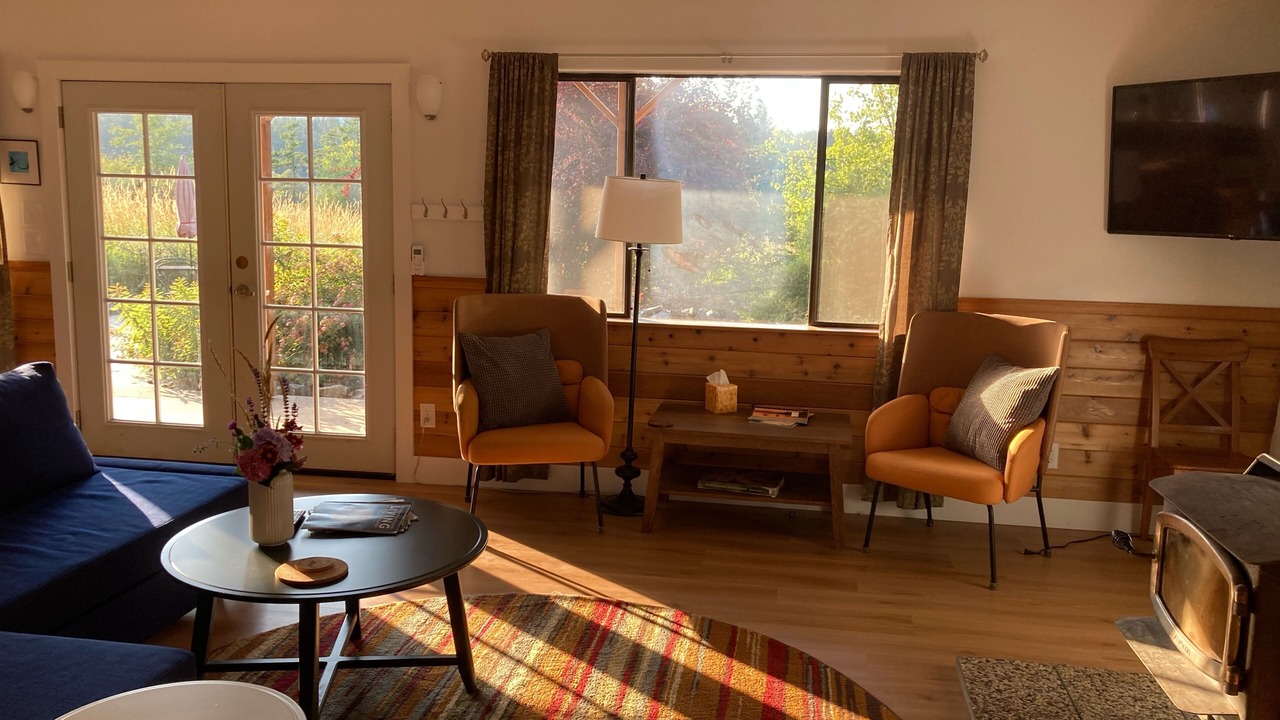 Photo of Livingroom in Eastsound
