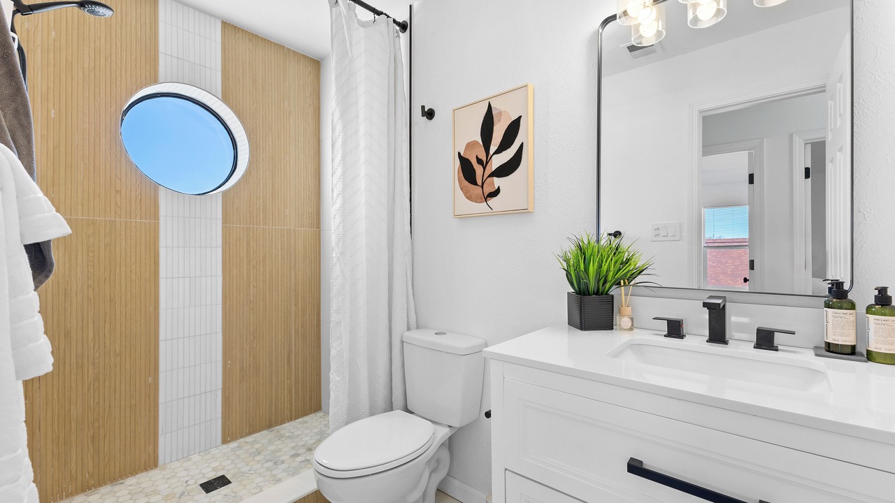 Photo of Bathroom in Northeast Heights