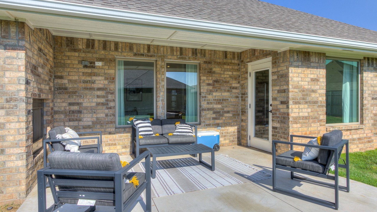 Photo of Patio Balcony in Yukon