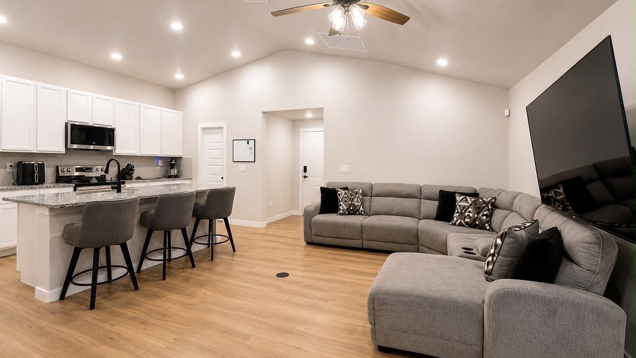 Photo of Livingroom in Midland