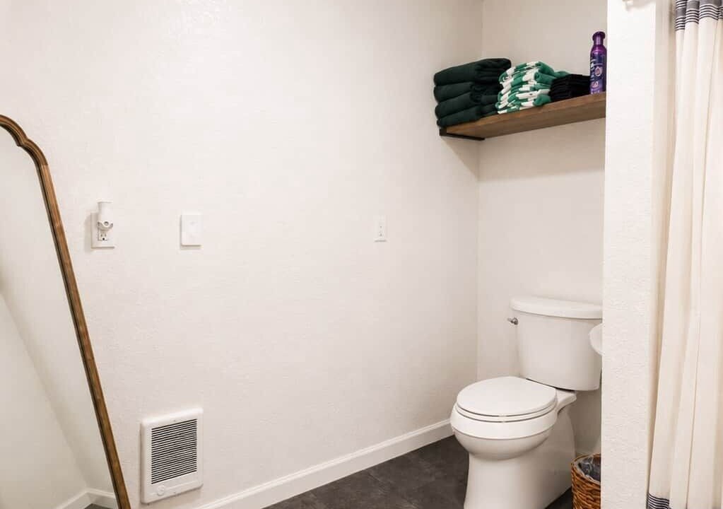Photo of Bathroom in Oroville