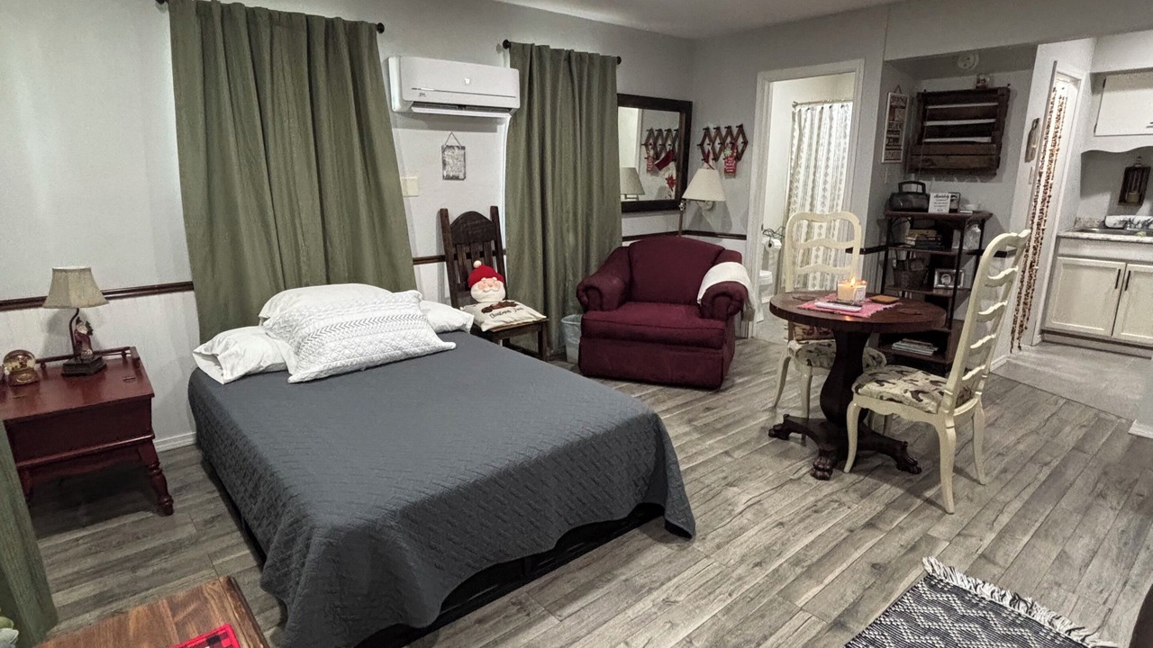 Photo of Bedroom in Yancey