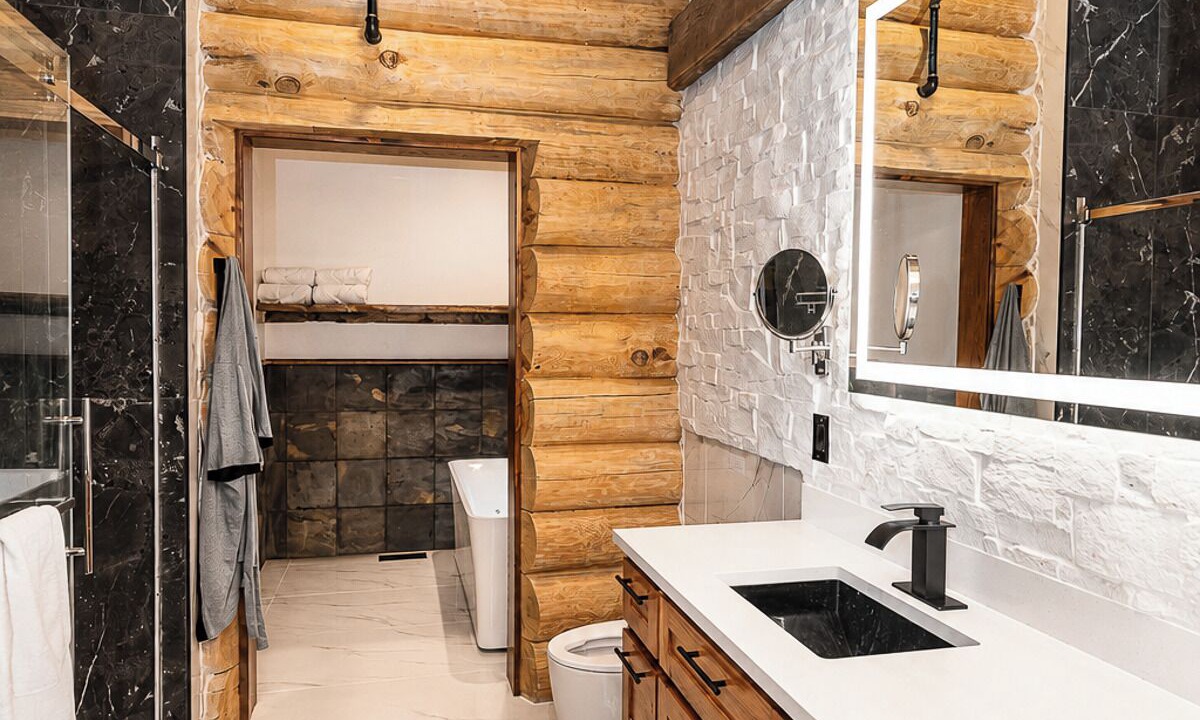 Photo of Bathroom in Black Hawk
