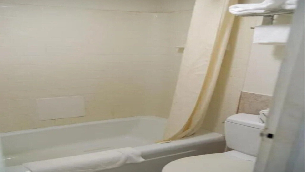 Photo of Bathroom in Marshall