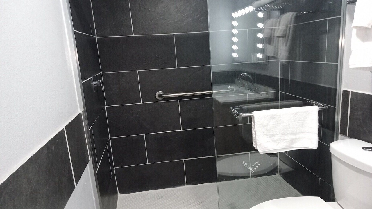 Photo of Bathroom in Marshall