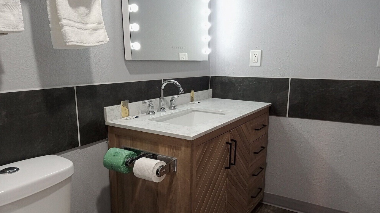 Photo of Bathroom in Marshall
