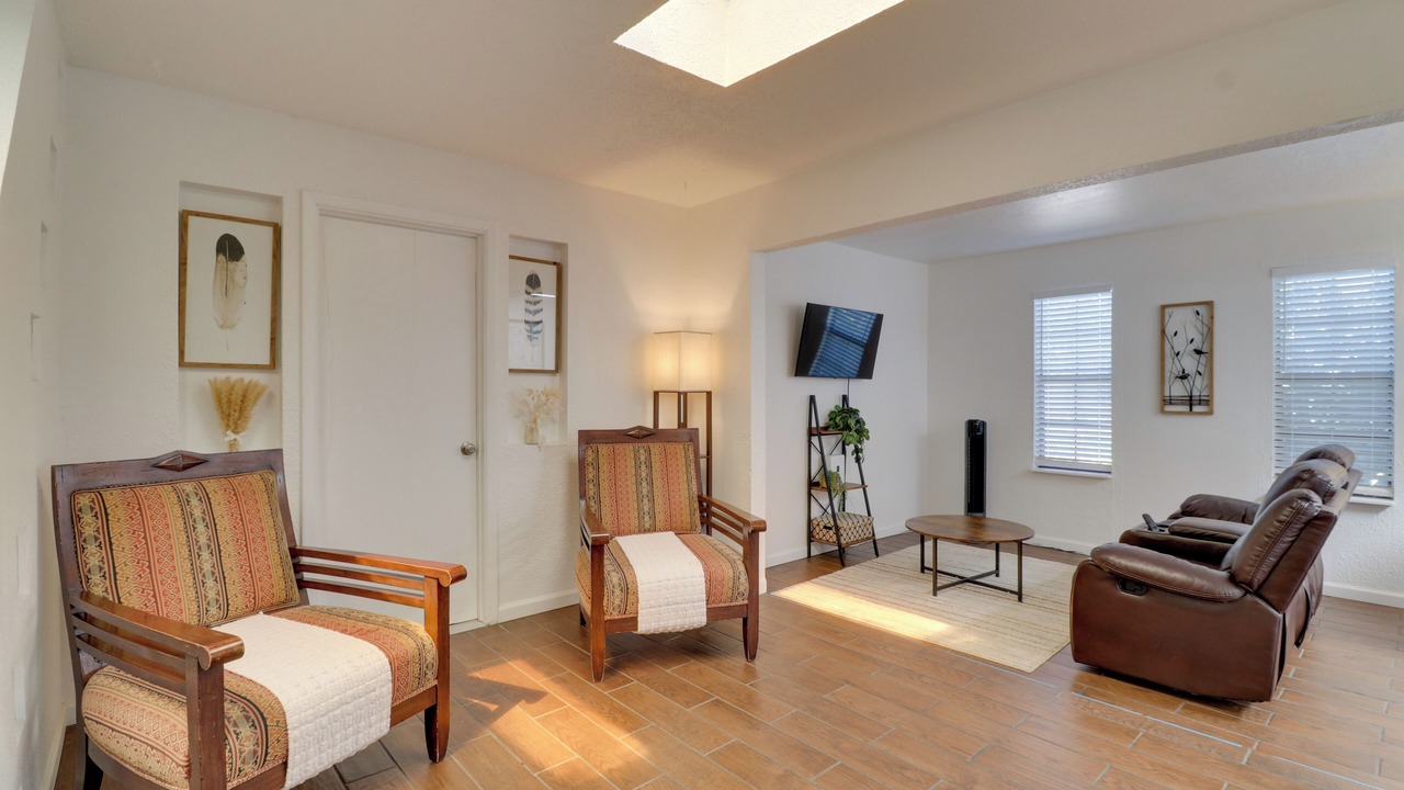Photo of Livingroom in Northeast Heights