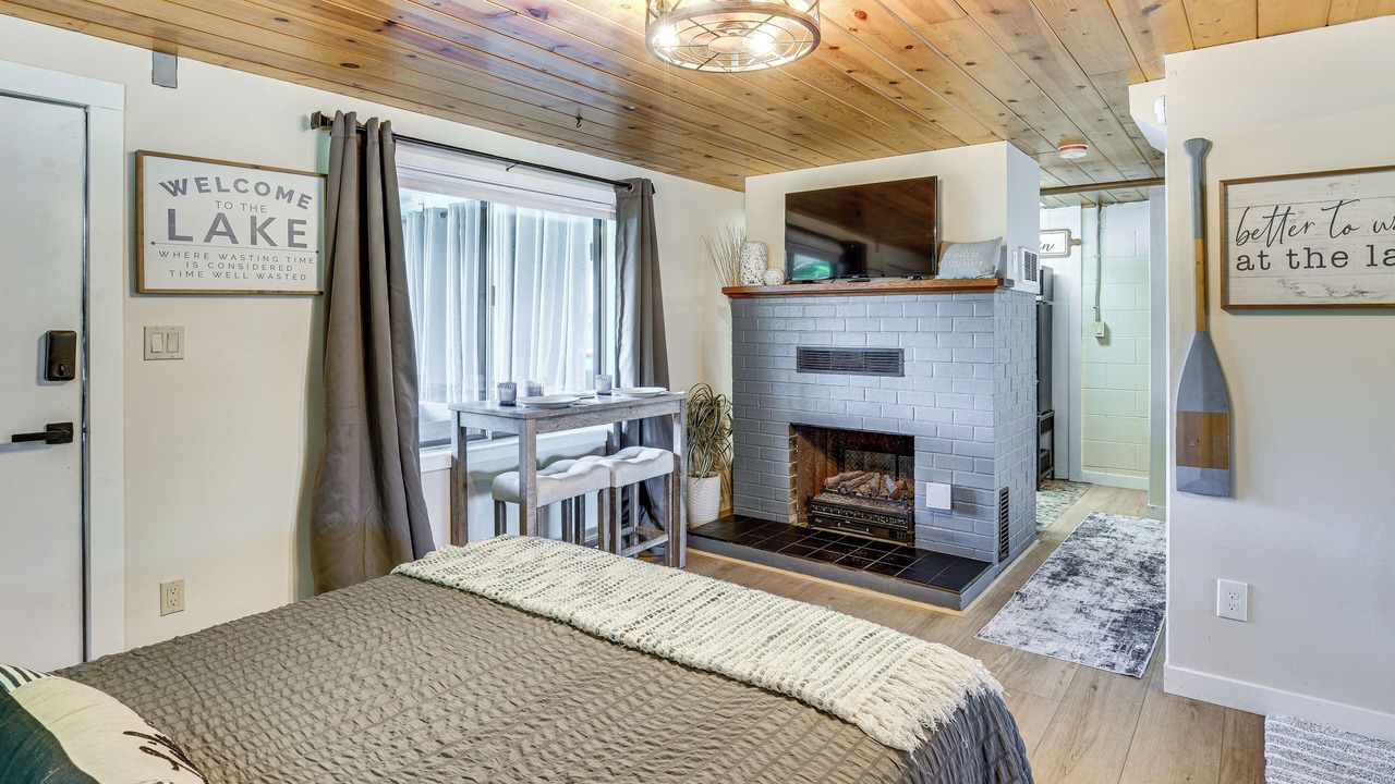 Photo of Bedroom in Eatonville
