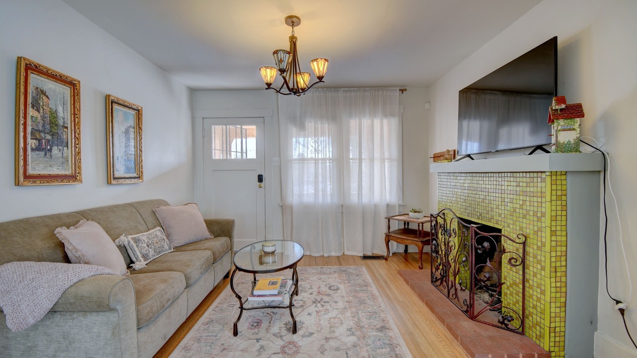 Photo of Livingroom in Downtown Albuquerque