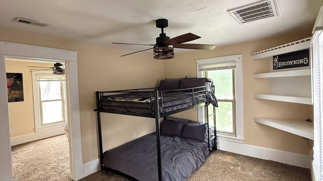 Photo of Bedroom in Solomon