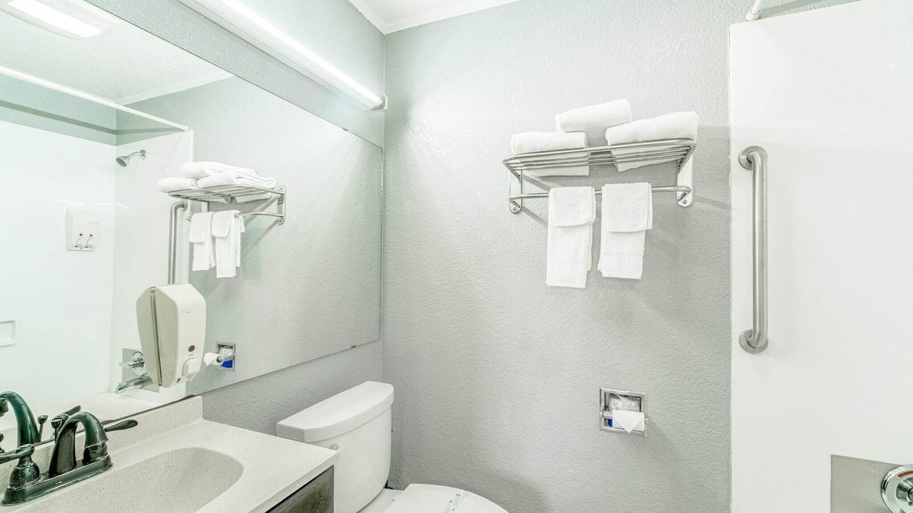 Photo of Bathroom in Ira