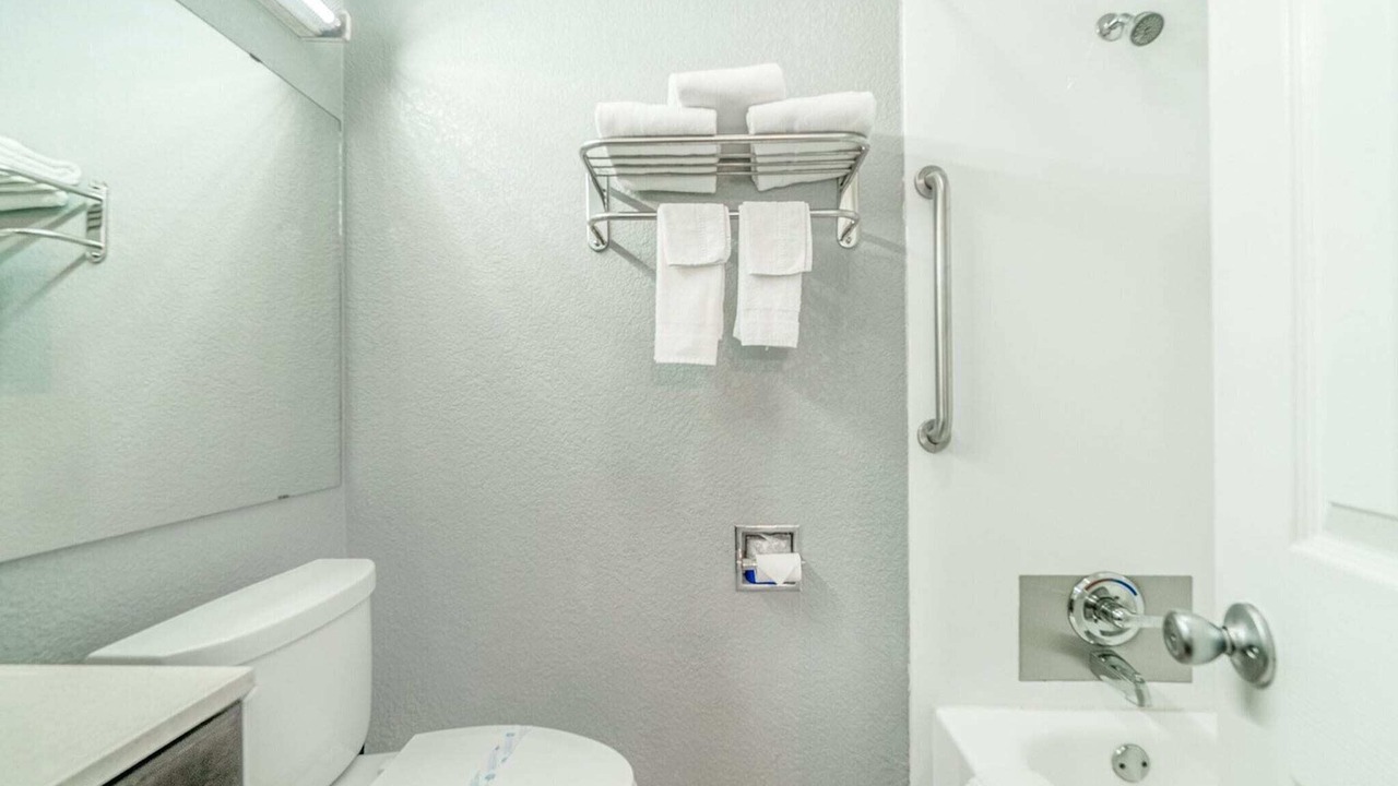Photo of Bathroom in Ira