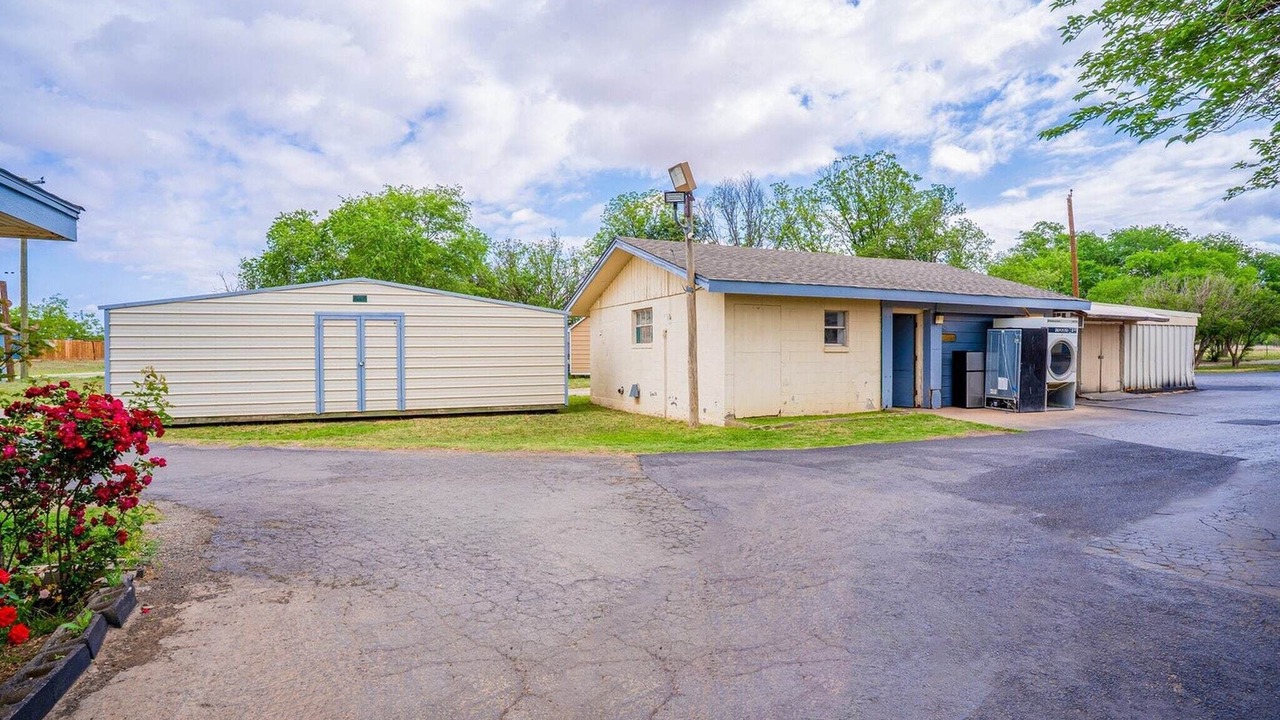 Photo of Outdoor in Ira