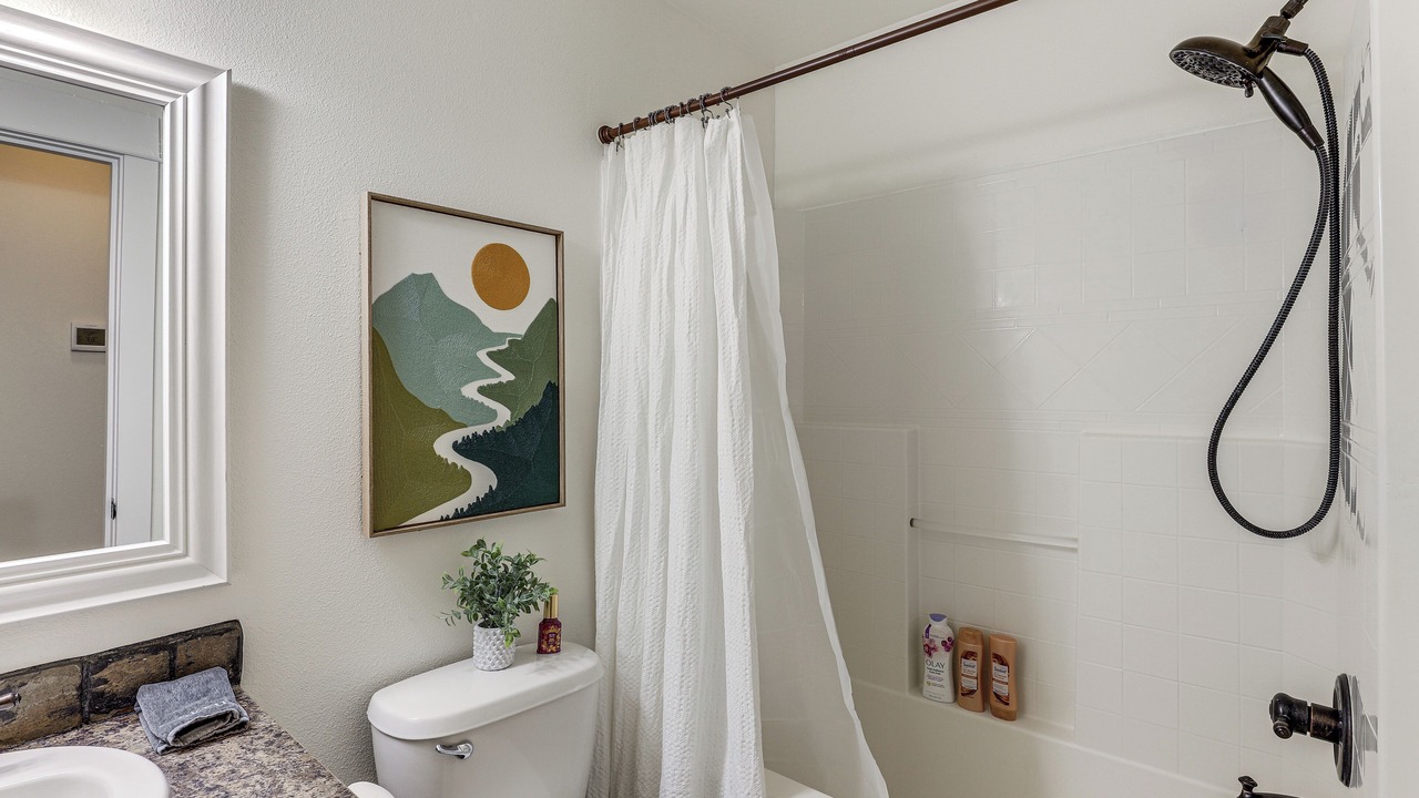 Photo of Bathroom in Ariel