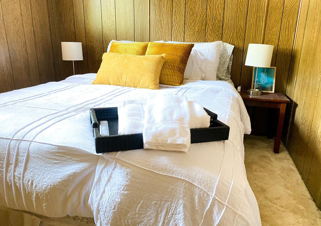 Photo of Bedroom in Garden Valley