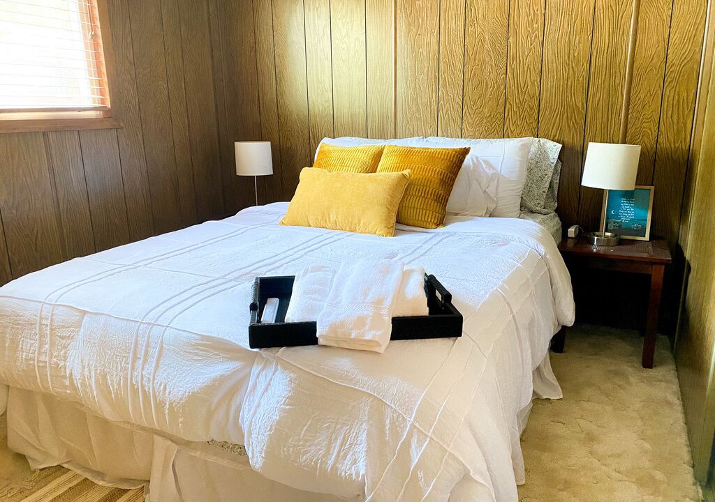 Photo of Bedroom in Garden Valley