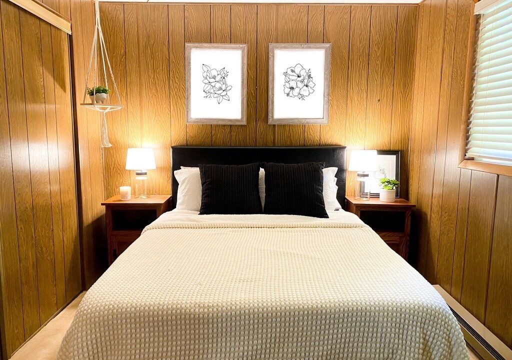 Photo of Bedroom in Garden Valley
