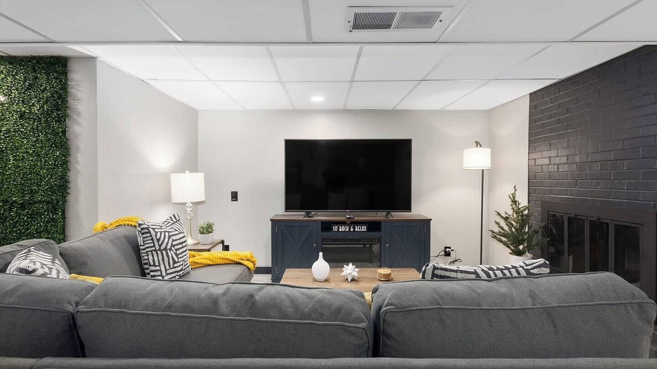 Photo of Livingroom in Lenexa