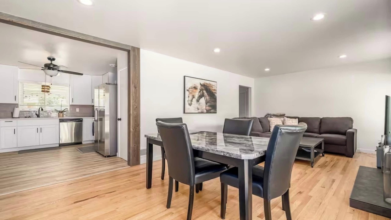 Photo of Livingroom in University Hills