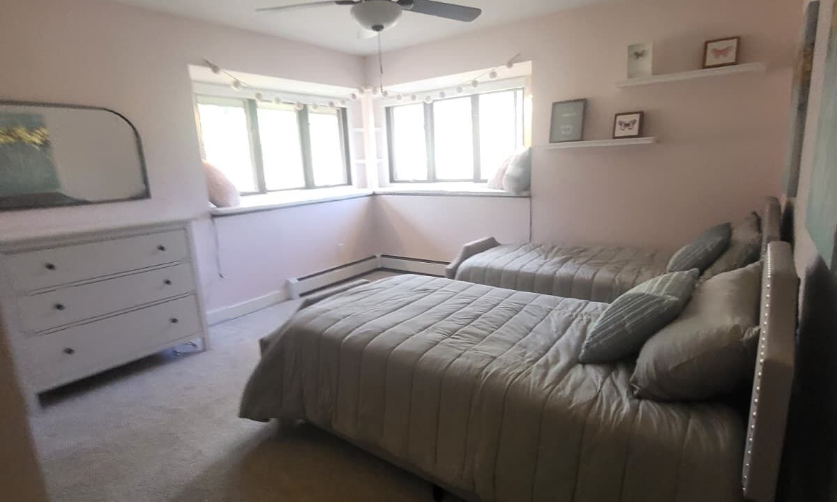 Photo of Bedroom in Hiwan Estates And Fairway
