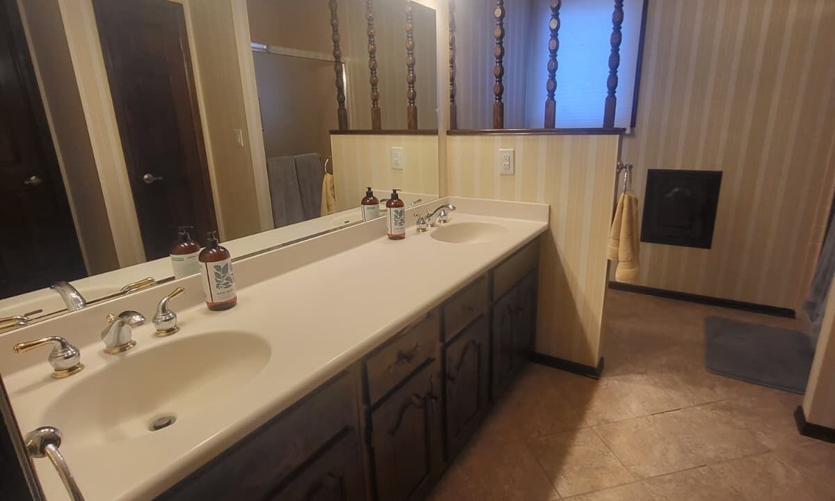 Photo of Bathroom in Hiwan Estates And Fairway